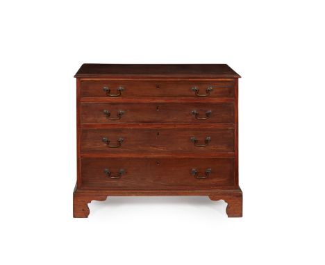 GEORGE III MAHOGANY CHEST OF DRAWERS 18TH CENTURY the top with a moulded edge above four long graduated drawers, on bracket f