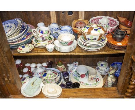 A LARGE QUANTITY OF CERAMICS to include Bisham Abbey Davenport pattern dishes, with rich red printing on a chalcedony ground;