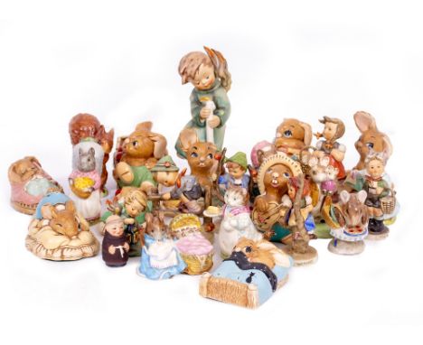 A GROUP OF FIGURINES to include Beswick Beatrix Potter, Pendelfin and Goebel