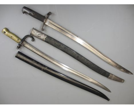 SWORD BAYONETS (2) to include a French M1866 Chassepot with metal scabbard, 22.5in blade L, 71cms overall L fully sheathed, g