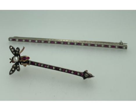 VICTORIAN &amp; LATER GEM SET BROOCHES (2) to include an unmarked but probably gold Victorian insect brooch with central pear