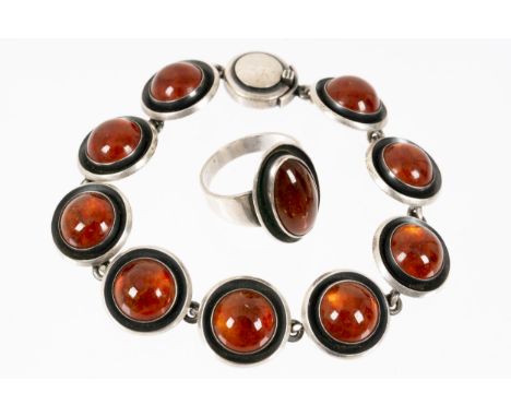 2teiliges Schmuckset, Silber mit Bernsteinbesatz, bestehend aus Ring (Innendurchmesser ca. 17 mm) &amp;amp; Gliederarmband (L