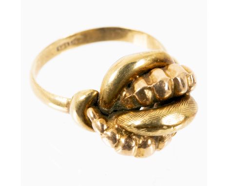 Alter 585er Gelbgold-Ring, an einen "Dutt" erinnernd, Innendurchmesser ca. 17 mm, ca. 5 gr.