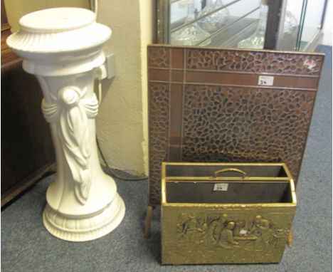 Repousse brass magazine rack and similar fire screen together with a ceramic jardiniere stand. (3)(B.P. 24% incl. VAT)