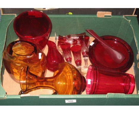 Tray of assorted glass to include: ruby flash cut drinking vessels; Art Glass vases; ashtray etc.(B.P. 24% incl. VAT)