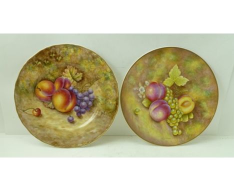 A ROYAL WORCESTER STYLE CERAMIC PLATE, hand painted by 'D.J Scyner', (ex Royal Worcester factory painter) painted with fruit 