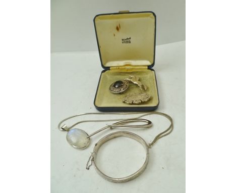 SIX PIECES OF SILVER JEWELLERY, includes a Scottish stone set brooch, a cast horse brooch, engraved bangle etc. (6) 