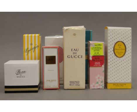 A quantity of various vintage perfumes to include Christian Dior, Gucci, etc.