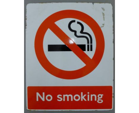 A 'No Smoking' enamel sign. 25 x 20 cm.