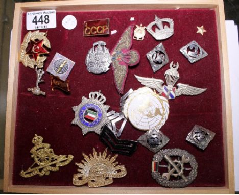 Tray of mixed military badges including Russian enamel examples