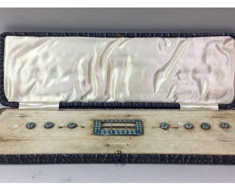 ART DECO SILVER AND ENAMEL BUCKLE PIN AND BUTTON SET, EARLY 20TH CENTURY  each pieces decorated in turquoise and white enamel