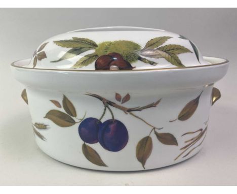 SELECTION OF ROYAL WORCESTER DINNER WARE, EVESHAM PATTERN  including dishes and tureens