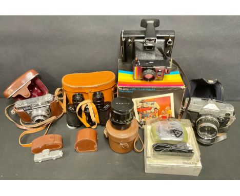 Cameras - photography, a Kodak Retinette IB, Rodenstock lens, made in Germany, brown case; a Mamiya 35mm camera, Sekor 48mm l