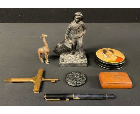 Boxes and Objects - a Chinese hardstone roundel; a 19th century papier mache snuff box; a Parker fountain pen; a cold painted