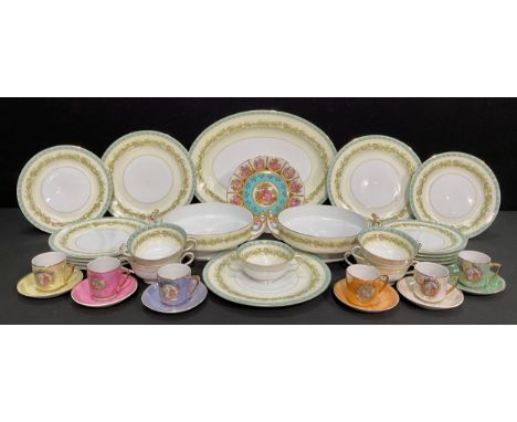 A Noritake porcelain part dinner service, comprising vegetable dishes, serving platter, dinner plates, dessert plates, side p