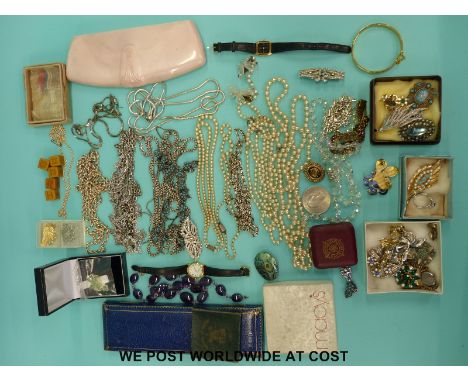 A quantity of costume jewellery to include amethyst necklace, silver pendant, Ramond Weil watch etc