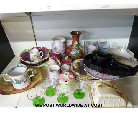 A collection of ceramics including Royal Winton signed fruit dish, graduated jugs, saladware, cloisonne vase, retro polka dot