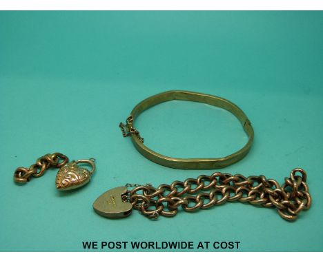 A 9ct gold bracelet and a 9ct gold bangle (20g) 