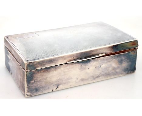 A SILVER CIGARETTE BOX, THE LID ENGINE TURNED, CEDAR LINED, 14.5L, MARKS RUBBED, BIRMINGHAM C.1930Condition report  Split on 