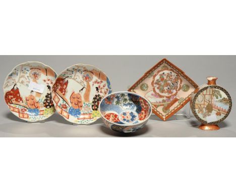 A FINELY DECORATED KUTANI MOON FLASK, MEIJI PERIOD, 12CM H, PAINTED MAKER, A KUTANI LOZENGE SHAPED DISH, IMARI BOWL AND PAIR 