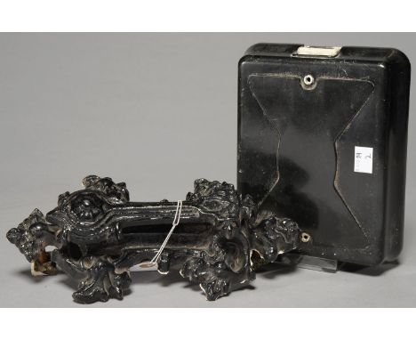AN ORNATE VICTORIAN CAST IRON DOOR KNOCKER, C1880, 26CM H, BLACK PAINTED AND A 1930'S BLACK BAKELITE TELEPHONE BELL BOX (2) C