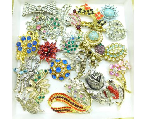 Vintage paste brooches 