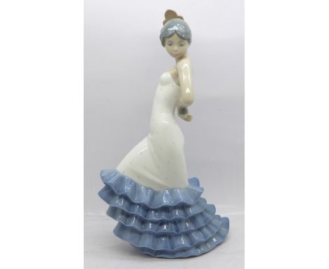 A Nao figure, marked 418 on base, 24cm 