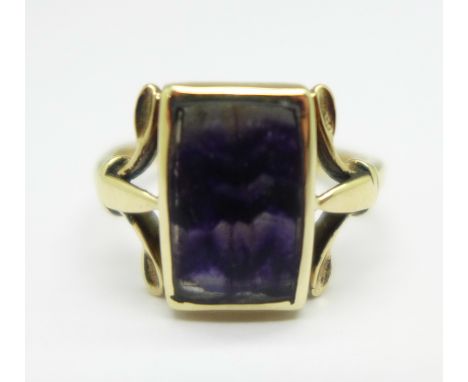 A 9ct gold Art Nouveau Blue John set ring, c.1900 to 1910, 3.2g, size L 