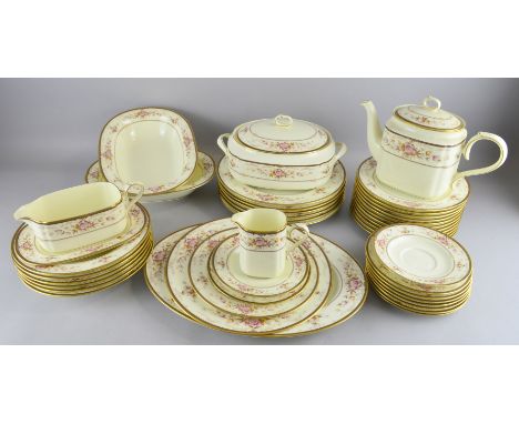 Noritake floral decorated tea & dinner service 'Brently'