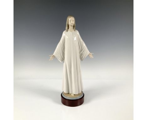 Glossy figure of Jesus (1005167) with hands out. Lladro backstamp. This item has a base included: 4.5"W x 1.25"H. Artist: Fra