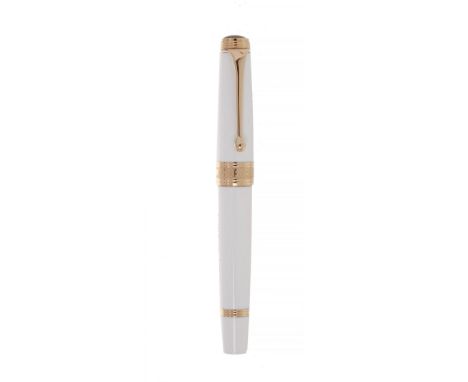 AURORA BICENTENARIO FOUNTAIN PEN 1997.White resin barrel and 18kt yellow gold plated decoration.Limited edition 0577/1997.Nib