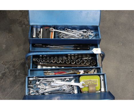 Draper cantilever toolbox of hand tools, large number of spanners