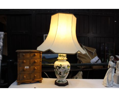 Large Masons Chartreuse pattern table lamp and shade, height +/- 68 cm