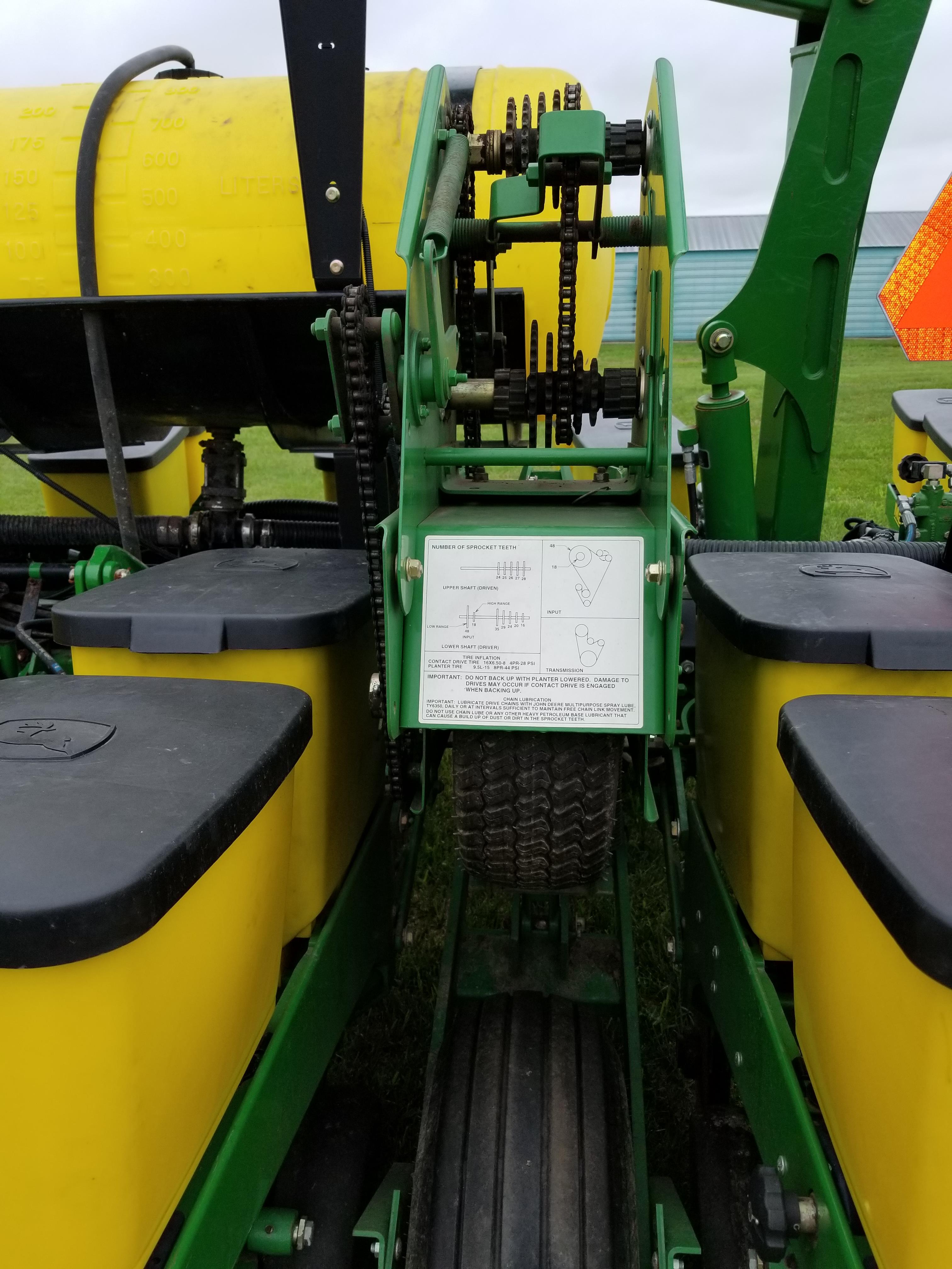 JOHN DEERE 1760 12 ROW 30" PLANTER, FINGER PICKUP, LIQUID FERTILIZER