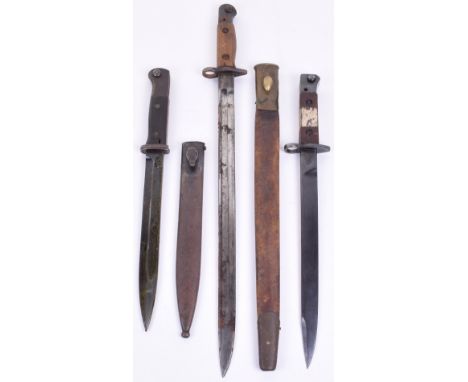 British 1907 Pattern Bayonet, complete with brass mounted leather scabbard. Two piece wooden grips. Blade with crowned GR, 19