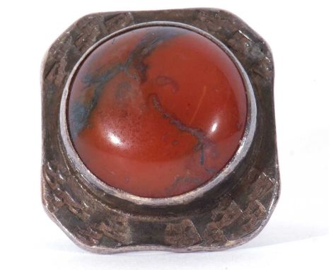 Large silver and agate designer ring, the round cabochon agate bezel set in a rectangular panel, 28 x 24mm overall, size N/O