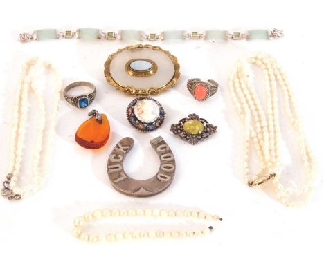 Mixed lot to include an antique chalcedony vintage gilt metal brooch, a modern celadon jade panel bracelet, a hallmarked silv