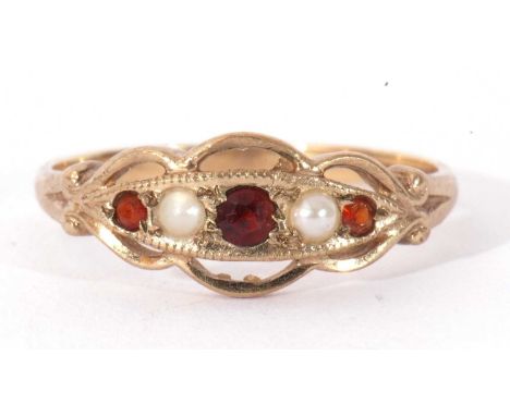 9ct gold garnet and pearl ring, alternate set with three graduated small round cut garnets and two seed pearls, size P