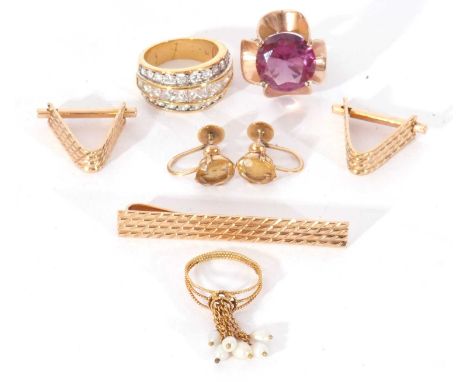 Mixed Lot: yellow metal and amethyst dress ring, a cubic zirconia dress ring, a pair of citrine earrings with screw fittings,