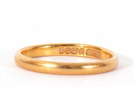 22ct gold wedding ring of plain polished design, 2.8gms, size N