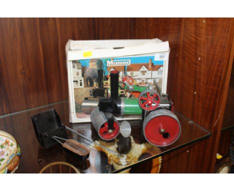 A BOXED MAMOD SR1A STEAM TRACTION ENGINE