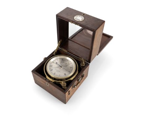 Schiffs-ChronometerEngland, 19. Jhdt.20 x 20 x 19,5 cmAuf Zifferblatt bez.: BARRAUD Cornbill London 5264. Dreiteiliges Mahago