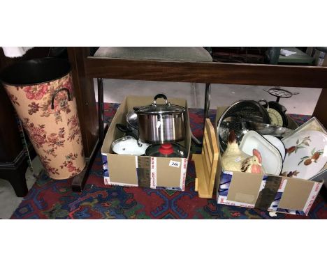 A quantity of kitchenalia including boxed Royal Worcester cake platter