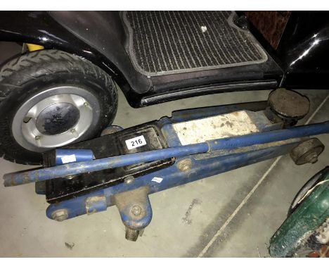 A good trolley jack, model TJ4000 (COLLECT ONLY)