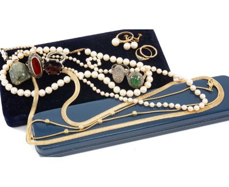 GROUP OF JEWELLERY comprising pair of boxed Sakata cultured 14k gold pearl earrings, 9ct gold pearl ring, boxed Sakata cultur