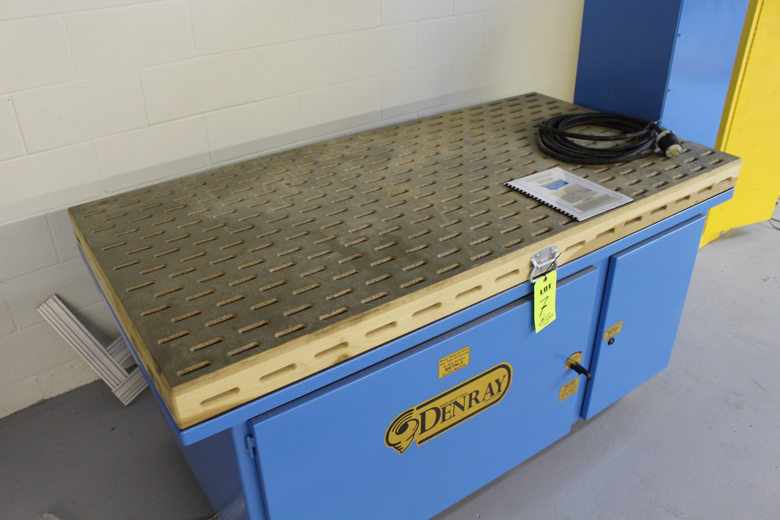 DEN RAY SANDING TABLE 2015, MODEL 3672B W/ DUST COLLECTOR SYSTEM, 36