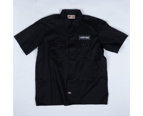 Celebrate the American rock band that blends hip hop, heavy metal, and electronica with this rarest of concert T shirts. Shir