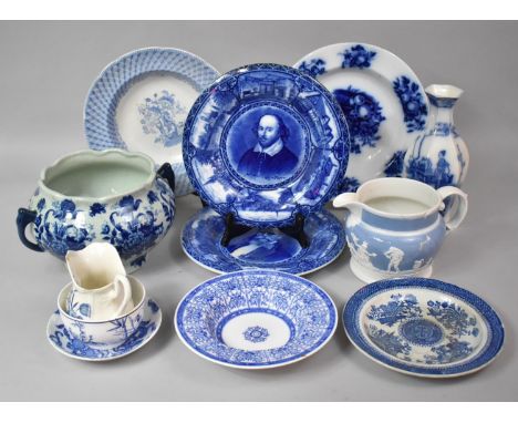 A Collection of Various Blue and White Items to comprise Planter, Vase, Etc (Varying Condition Issues) 