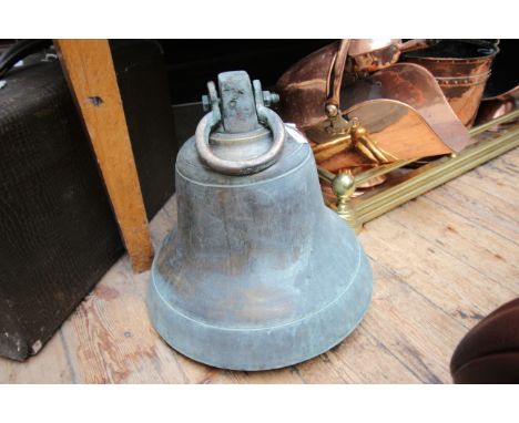 Superb and large bronze bell, understood to be from a school, extremely heavy and attractive 