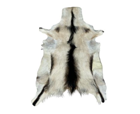 A vintage coats hide throw. 77x111cm